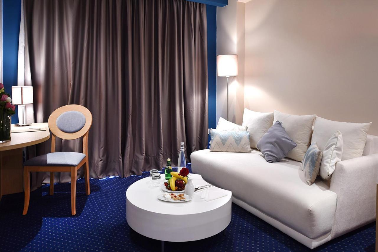 Hotel Flower Town & 4*