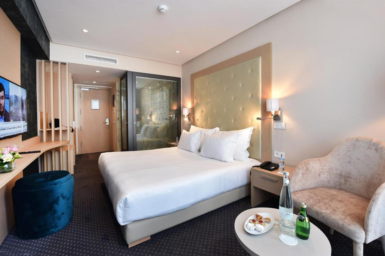 Flower Town & Hotel 4*